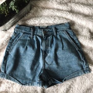 American Eagle mom jeans